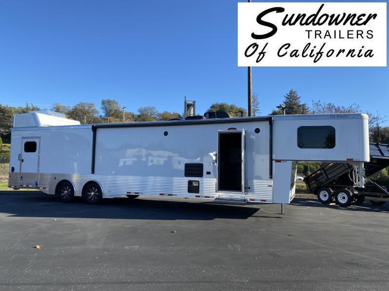 2022 SUNDOWNER GN 2286GM TOY HAULER 2022 SUNDOWNER GN 2286GM TOY HAULER