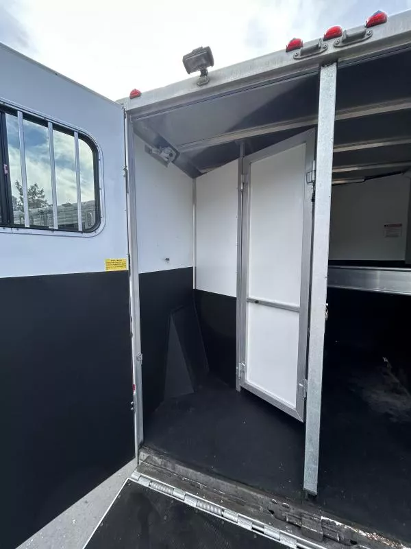 used Horse Trailers Sundowner Trailers  for sale, in Auburn, CA Thumbnail 7