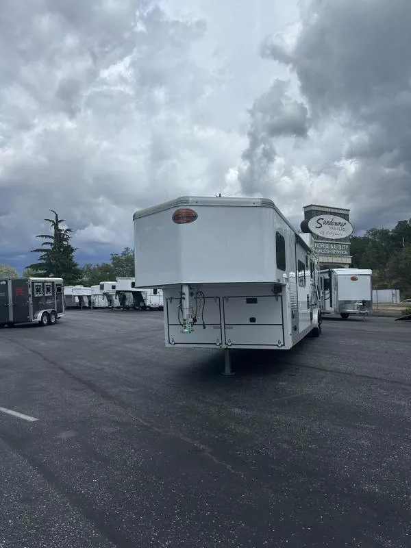 2017 Sundowner Trailers LQ 2H Horizon 8015 Horse Trailer