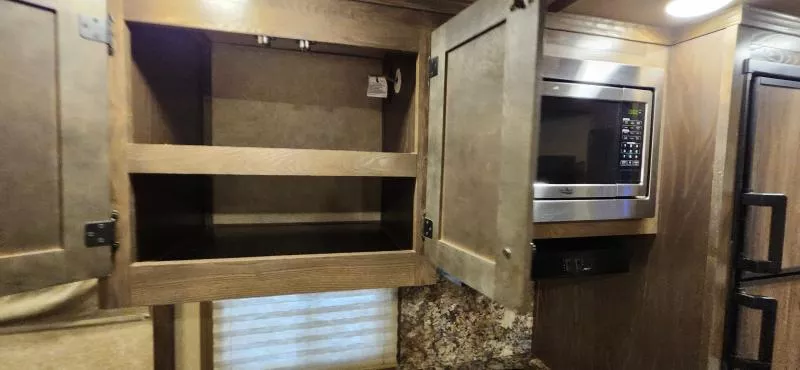 used Horse Trailers Lakota  for sale, in Auburn, CA Thumbnail 32