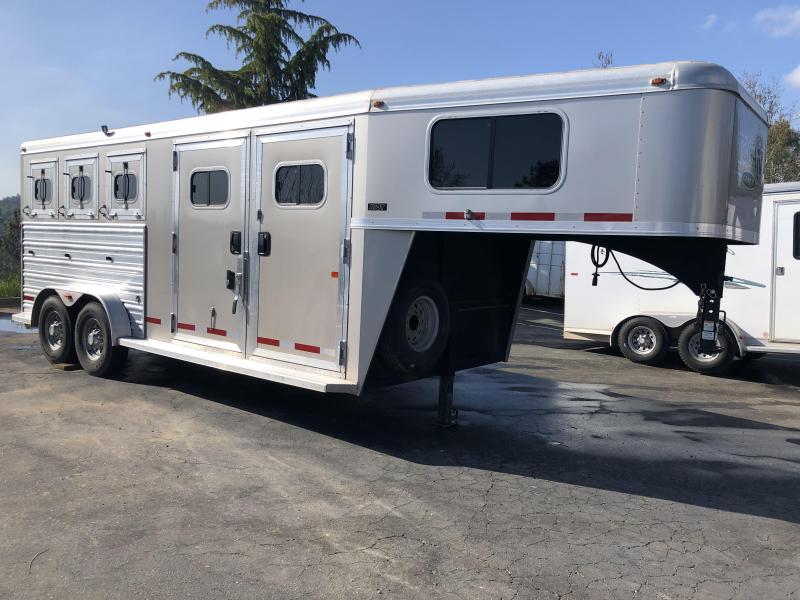 2016 Logan Coach GN 3H Side tack Horse Trailer 2016 Logan Coach GN 3H Side tack Horse Trailer