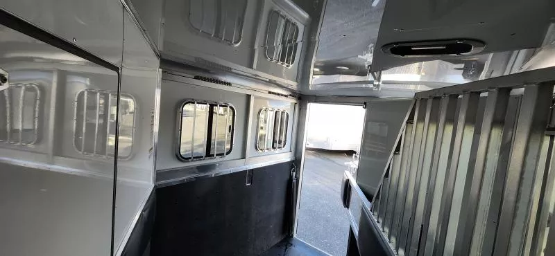 used Horse Trailers Sundowner Trailers  for sale, in Auburn, CA Thumbnail 8