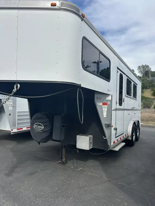 2008 Sundowner Trailers GN 2H 727 Sunlite Horse Trailer