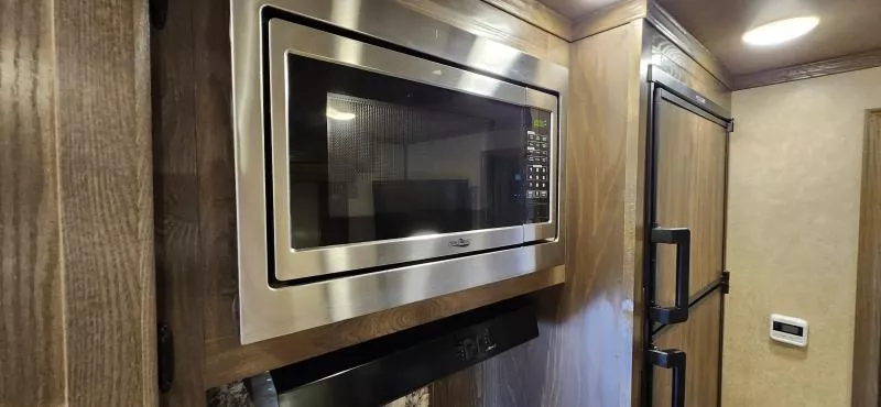 used Horse Trailers Lakota  for sale, in Auburn, CA Thumbnail 28