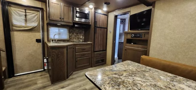 used Horse Trailers Lakota  for sale, in Auburn, CA Thumbnail 30