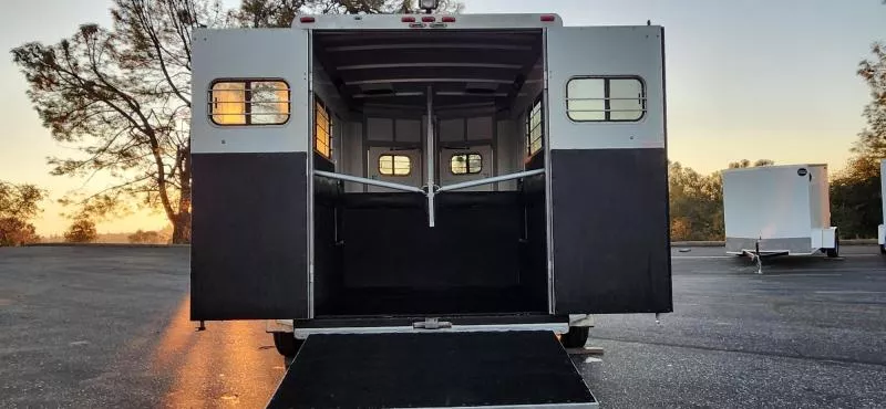 used Horse Trailers Sundowner Trailers  for sale, in Auburn, CA Thumbnail 7