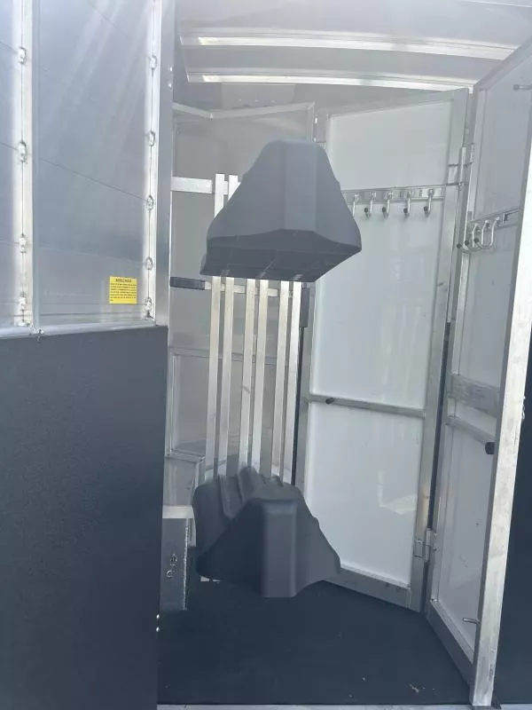 used Horse Trailers Sundowner Trailers  for sale, in Auburn, CA Thumbnail 10