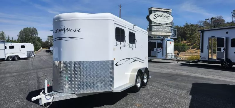 2018 Trails West BP 2H Classic II Horse Trailer