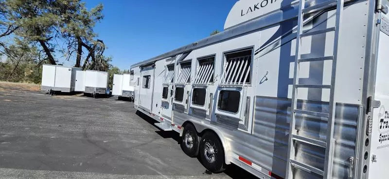 used Horse Trailers Lakota  for sale, in Auburn, CA Thumbnail 3