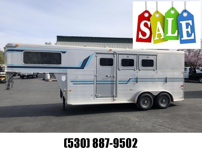 1994 Sundowner 3-Horse Gooseneck Horse Trailer 1994 Sundowner 3-Horse Gooseneck Horse Trailer