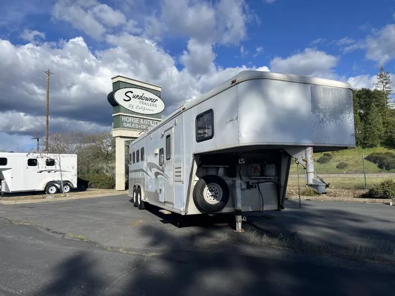 2004 Charmac Trailers LQ 4H SLIDEOUT Horse Trailer