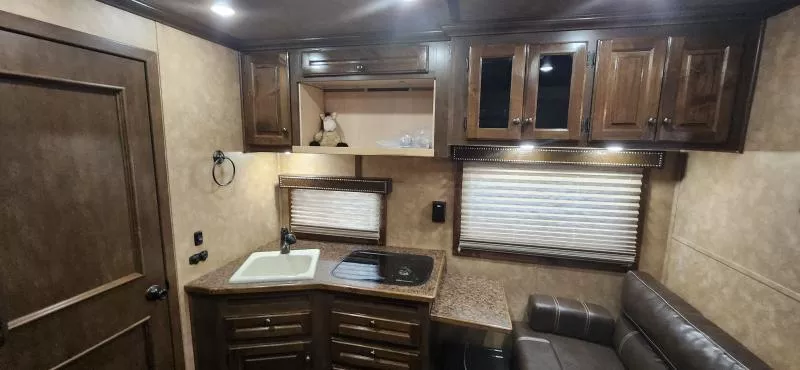 used Horse Trailers Sundowner Trailers  for sale, in Auburn, CA Thumbnail 17