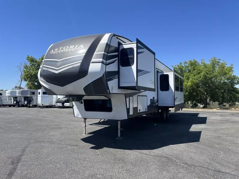 used Horse Trailers Dutchmen RV  for sale, in Auburn, CA Thumbnail 2