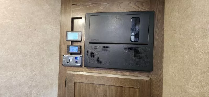 used Horse Trailers Lakota  for sale, in Auburn, CA Thumbnail 41