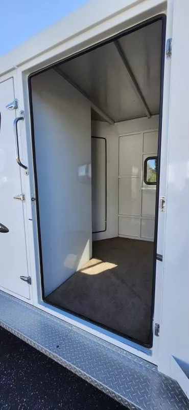 used Horse Trailers Trails West  for sale, in Auburn, CA Thumbnail 15