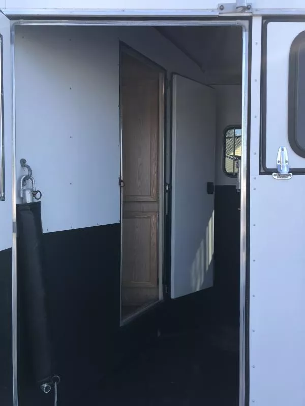 used Horse Trailers Sundowner Trailers  for sale, in Auburn, CA Thumbnail 4