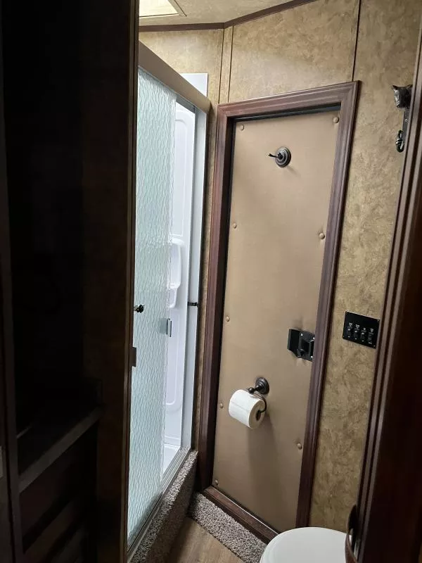 used Horse Trailers Exiss Trailers  for sale, in Auburn, CA Thumbnail 7