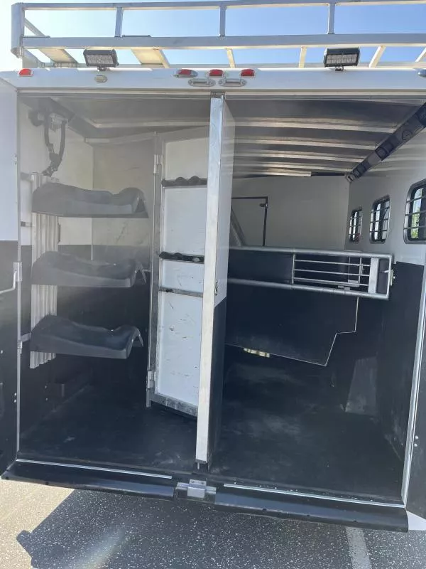 used Horse Trailers Sundowner Trailers  for sale, in Auburn, CA Thumbnail 4