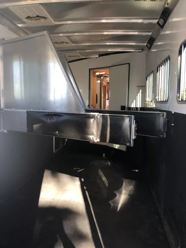 used Horse Trailers Sundowner Trailers  for sale, in Auburn, CA Thumbnail 9