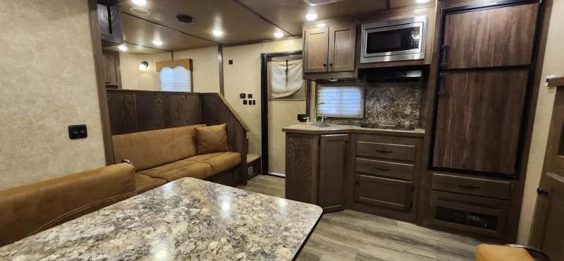 used Horse Trailers Lakota  for sale, in Auburn, CA Thumbnail 31