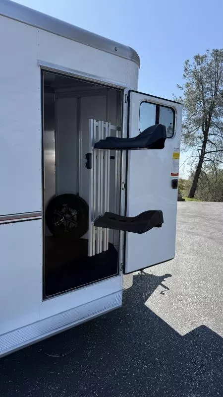 new Horse Trailers Sundowner Trailers  for sale, in Auburn, CA Thumbnail 9