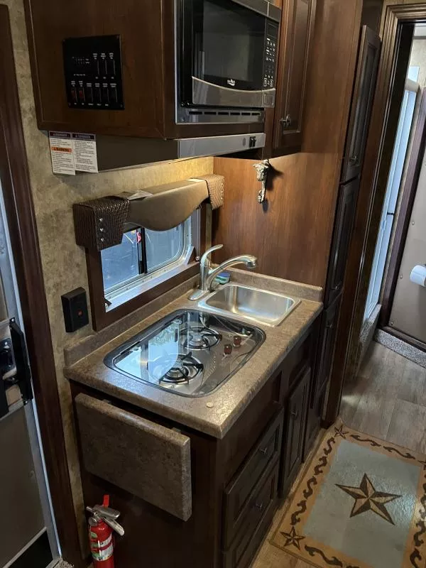 used Horse Trailers Exiss Trailers  for sale, in Auburn, CA Thumbnail 6