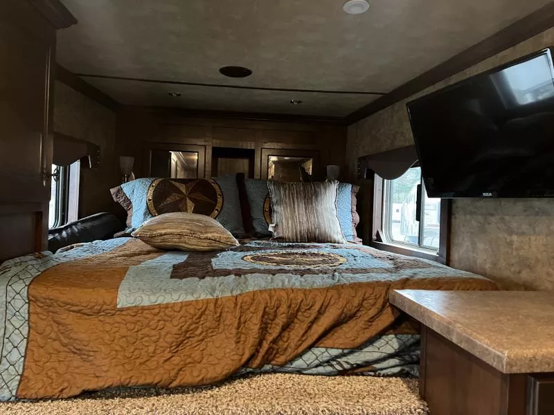 used Horse Trailers Exiss Trailers  for sale, in Auburn, CA Thumbnail 4