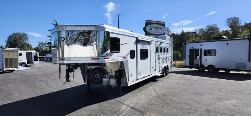 2022 Lakota LQ 4H Charger  C8413SR Horse Trailer