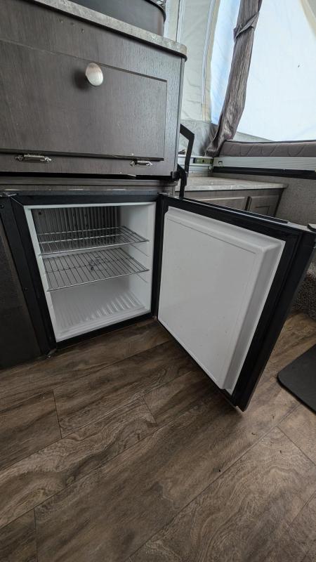 used Travel Trailers Rockwood Rockwood Freedom for sale, in Pinckney, MI Thumbnail 4