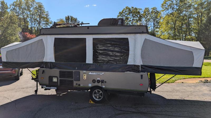 used Travel Trailers Rockwood Rockwood Freedom for sale, in Pinckney, MI Thumbnail 3