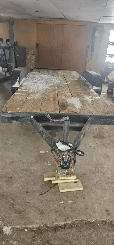 2010 flatbed trailer