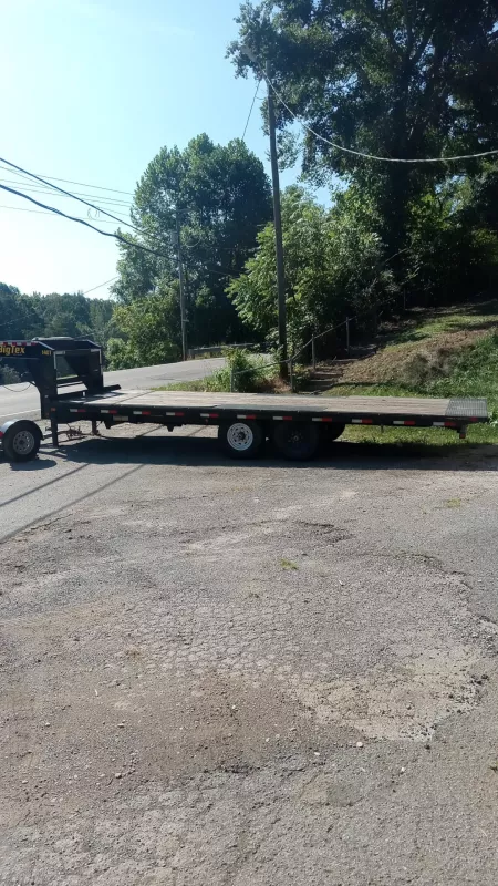 Power tilt 42 Gooseneck Trailer
