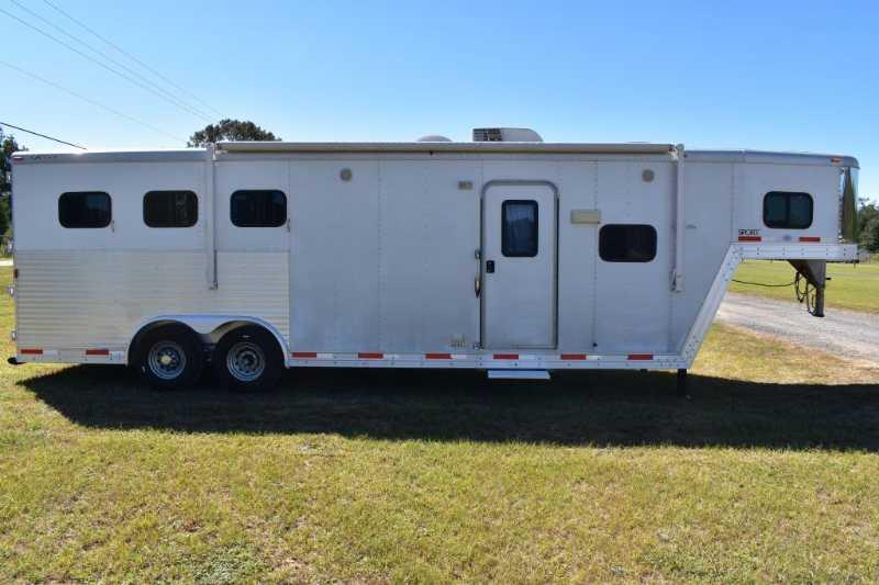 2008 Exiss Trailers 8310LQ Horse Trailer 2008 Exiss Trailers 8310LQ Horse Trailer