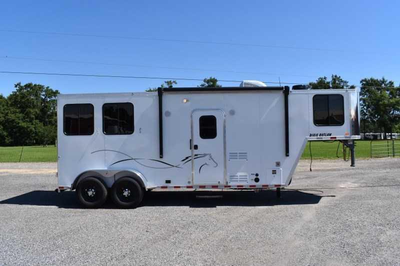 2022 Harmar Dixie Outlaw 7207GLQ Horse Trailer 2022 Harmar Dixie Outlaw 7207GLQ Horse Trailer
