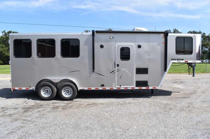 2022 Harmar Dixie Outlaw 7306LQ Horse Trailer 2022 Harmar Dixie Outlaw 7306LQ Horse Trailer