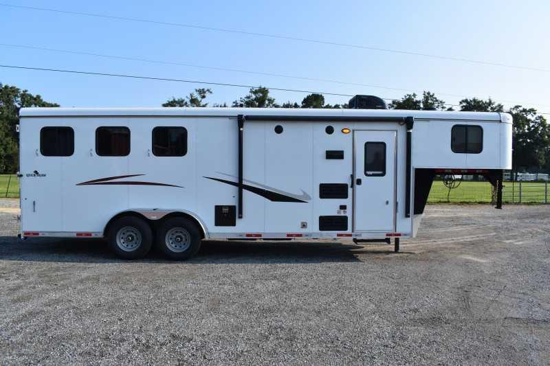 2022 Bison Trailers QUICK DRAW 7308 Horse Trailer Near Me