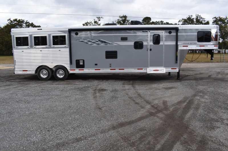 2022 SMC Horse Trailers SL8314SSR Horse Trailer 2022 SMC Horse Trailers SL8314SSR Horse Trailer