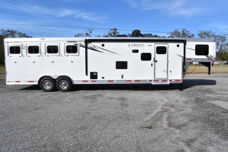 2022 Lakota Charger 8413SRGLQ Horse Trailer 2022 Lakota Charger 8413SRGLQ Horse Trailer