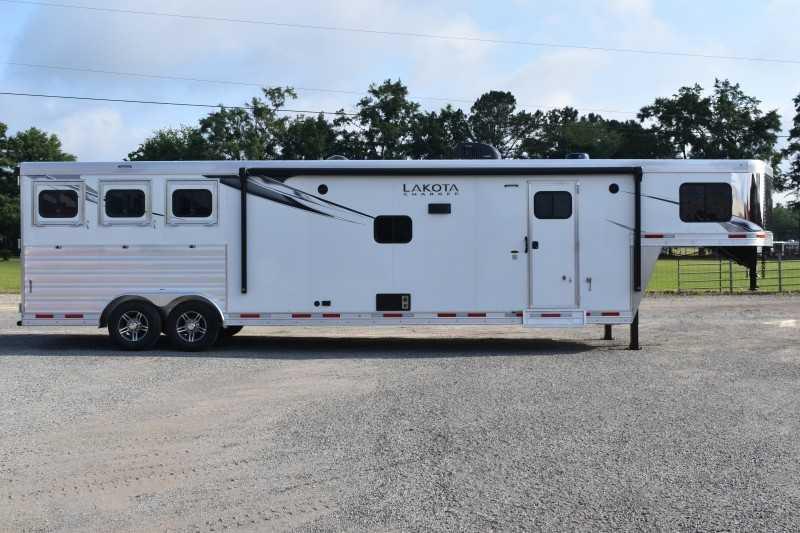 2023 Lakota Charger 8315SRB9GLQ Horse Trailer 2023 Lakota Charger 8315SRB9GLQ Horse Trailer