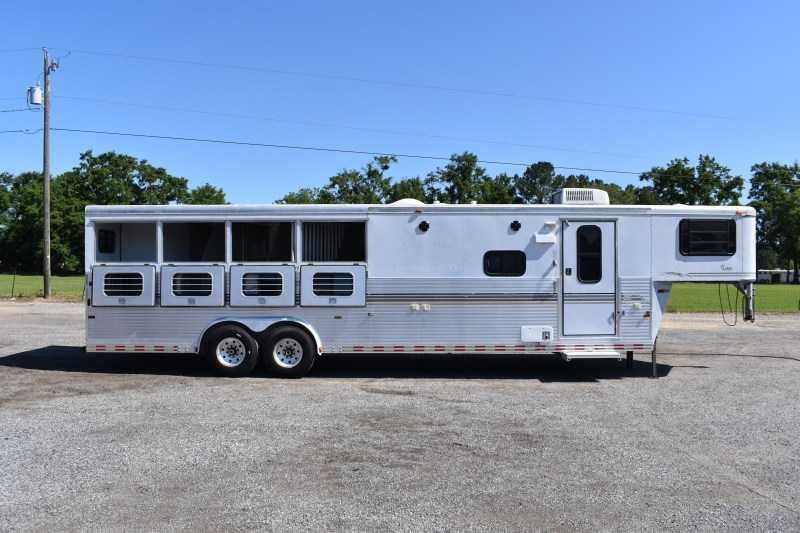 Used Sundowner Horse trailers for sale