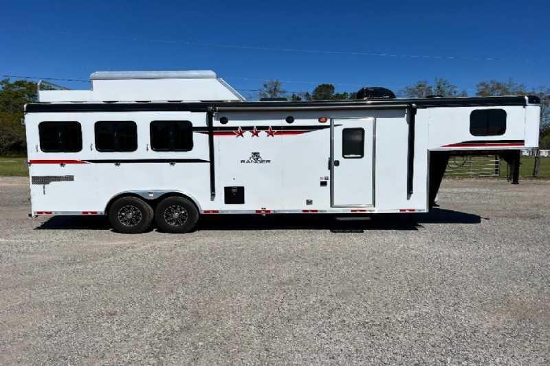 2023 Bison Trailers Ranger 8309B Horse Trailer