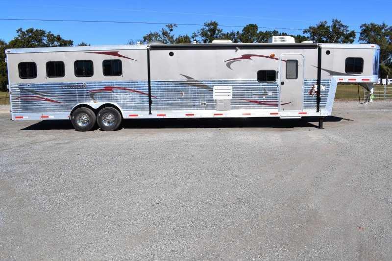 2011 Bison Trailers 8416GLQ Horse Trailer 2011 Bison Trailers 8416GLQ Horse Trailer
