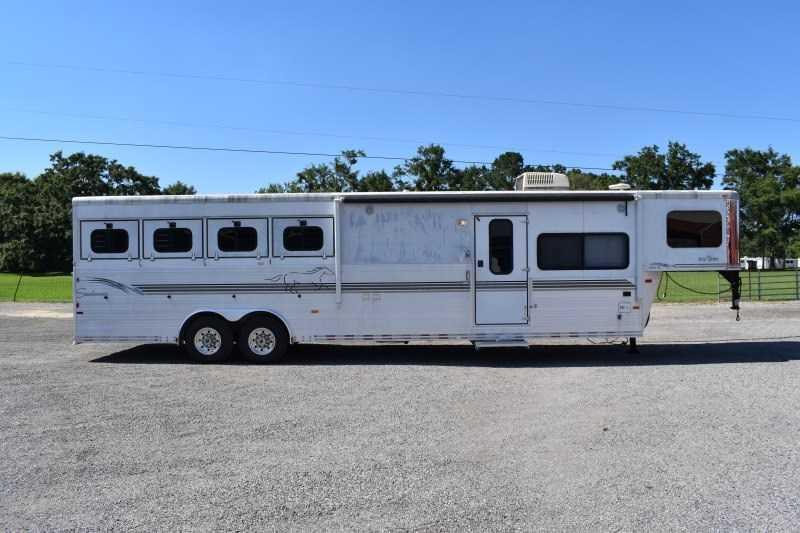 2004 Sundowner Trailers 8012LQ Horse Trailer 2004 Sundowner Trailers 8012LQ Horse Trailer