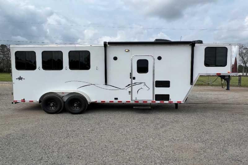 2023 Harmar Dixie Outlaw 7306LQ Horse Trailer