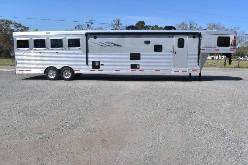 2022 SMC Horse Trailers SL8418SCEB Horse Trailer 2022 SMC Horse Trailers SL8418SCEB Horse Trailer