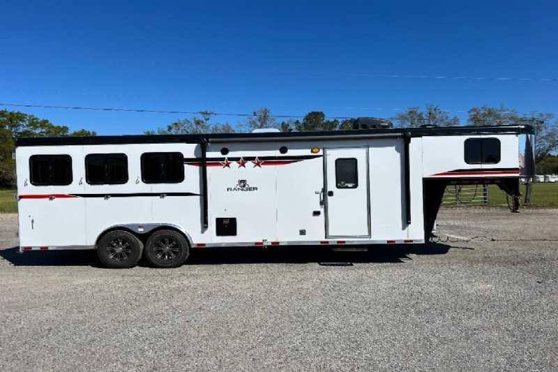 2023 Bison Trailers Ranger 8309B Horse Trailer