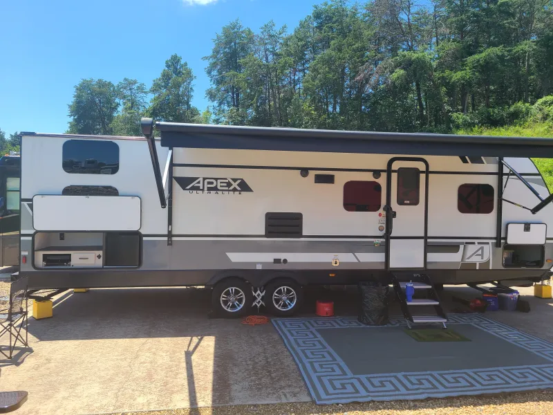 used Travel Trailers Coachmen Apex Ultra-Lite for sale, in Beckley, WV Thumbnail 2