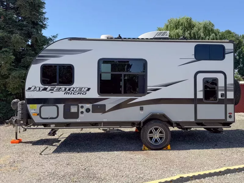 used Travel Trailers Jayco Jayco for sale, in Stockton, CA Thumbnail 4