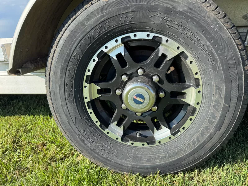 used Equipment / Flatbed Trailers Featherlite  for sale, in Tuttle, OK Thumbnail 4