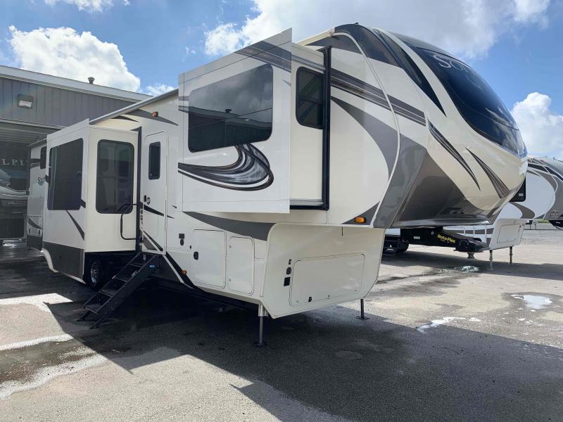 2020 Grand Design RV 382WB / 382WB-R Solitude Fifth Wheel Campers 2020 Grand Design RV 382WB / 382WB-R Solitude Fifth Wheel Campers